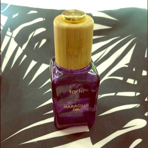 Tarte Maracuja oil